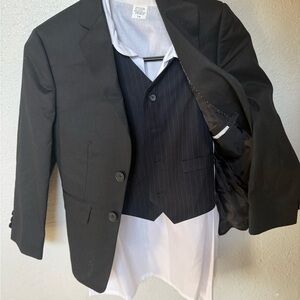 Boys suit top for average size 10 year old [undershirt, vest, jacket]